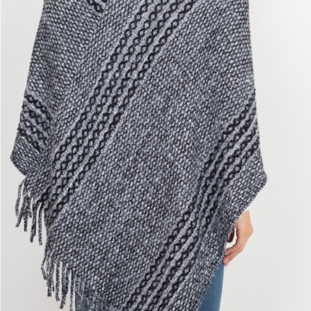 STYLINE Black/white poncho OS - Picture 8 of 9